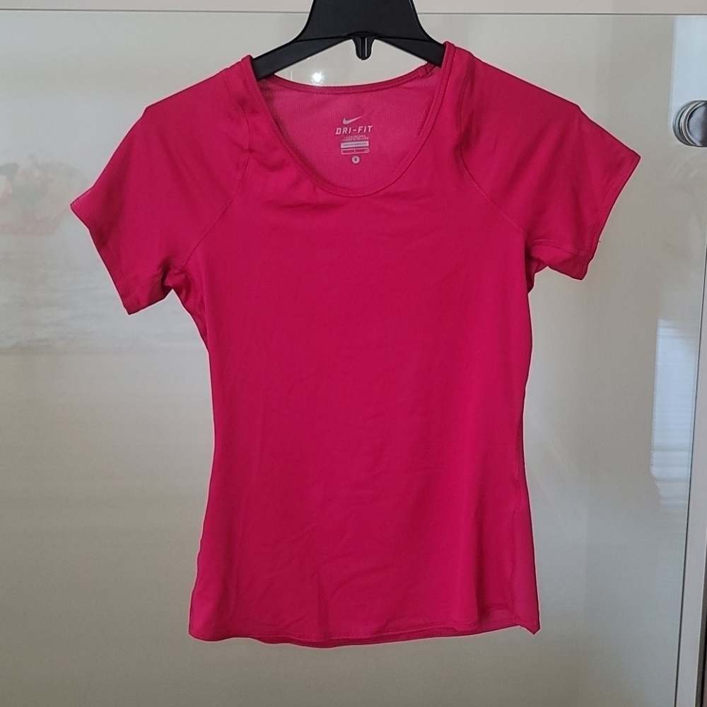 Nike DRI-FIT women's t-shirt. Size S
